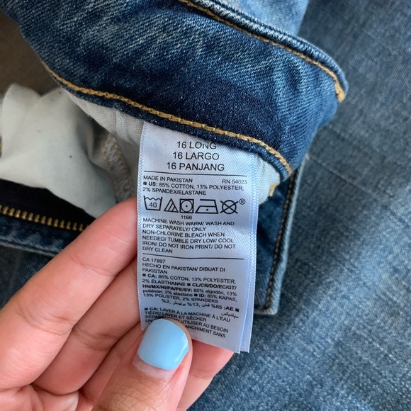 Women’s Old Navy jeans - Picture 4 of 4